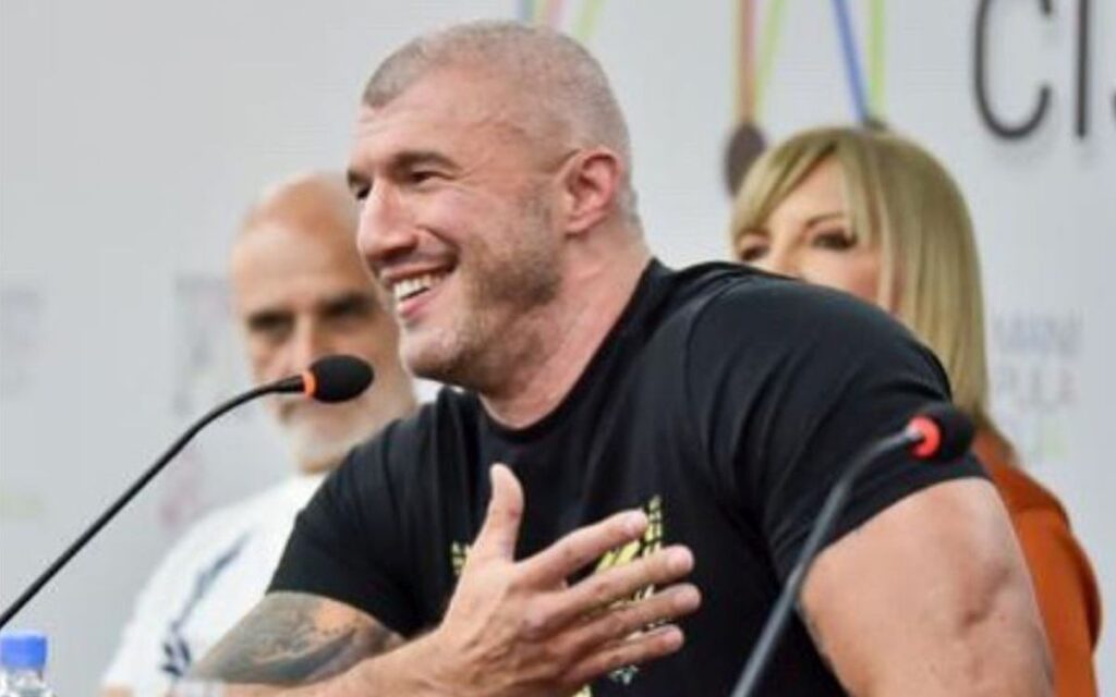 IZ BOKSERSKOG RINGA U POLITIČKU ARENU: Miša Ronin kandidat za gradonačelnika Novog Sada! (VIDEO)