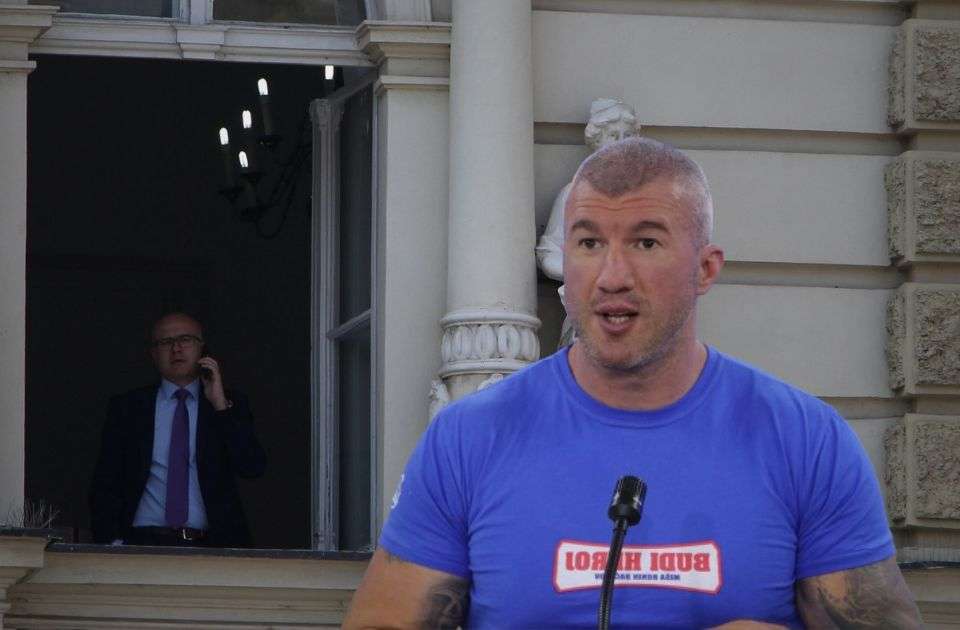 Vučević “potkačio” Bačulova, stigao i odgovor: “Zbog ovakvih i postoje humanitarne organizacije”