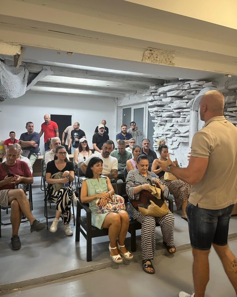 Miša Bačulov se obraća članovima Udruženja